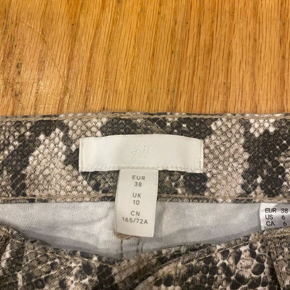 H&M size 6 snake skin print skinny jeans jeggings - Picture 4 of 4